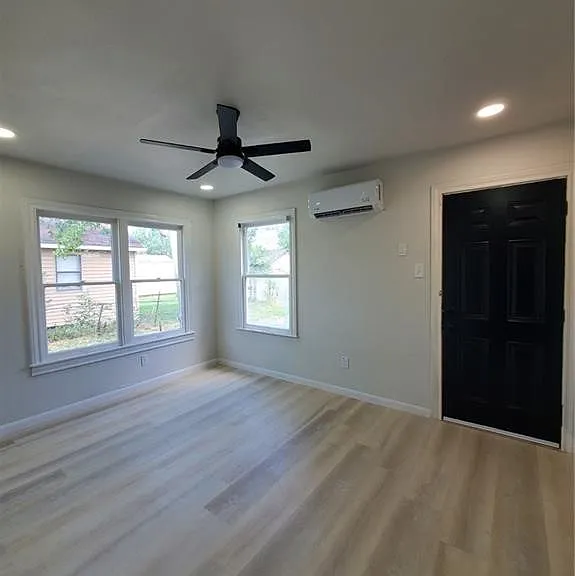 4326 Harry St — Photo 7