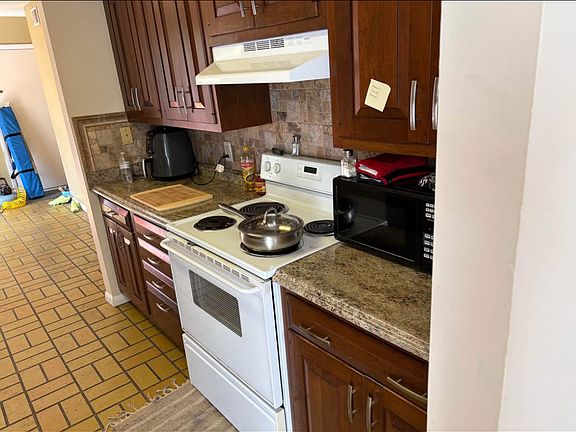 3rd image of 514 N Beadle Dr APT 1