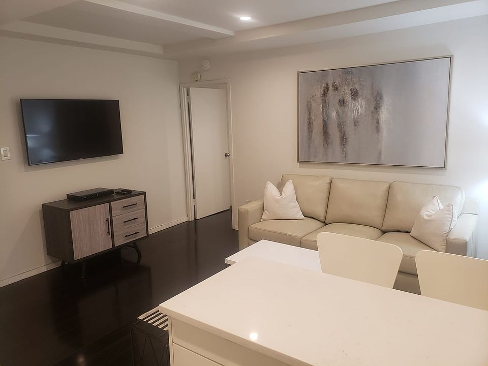 1st image of 150 W 51st St APT 1229