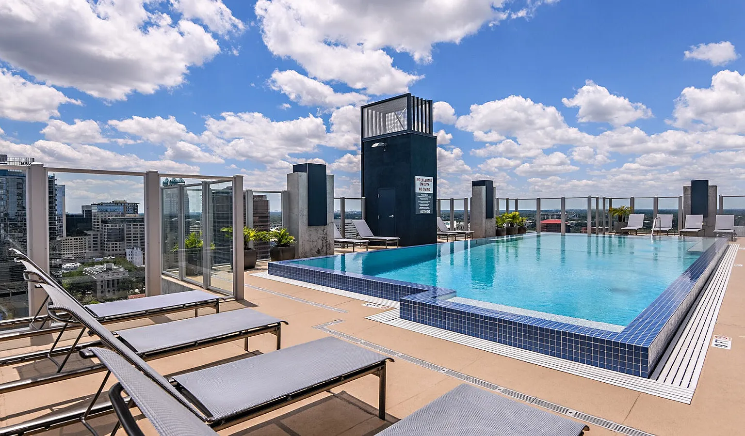 Skyhouse Orlando — Photo 3