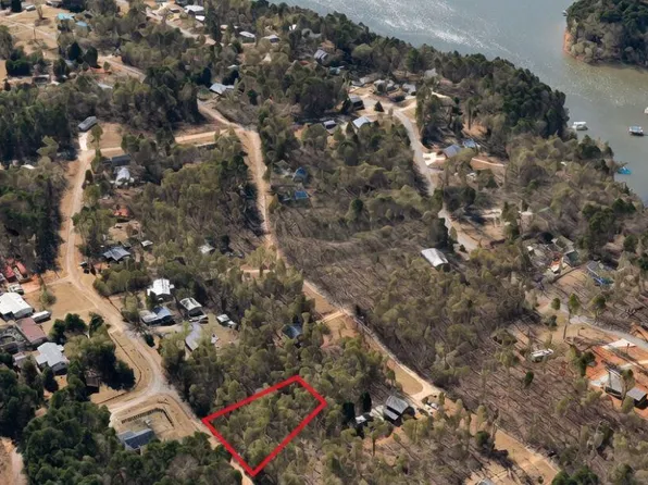 97 Lakeview Trl, Martin, GA 30557