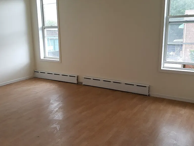 1499 E 15th St #3 — Photo 9