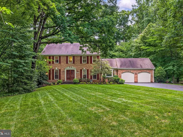 6042 Makely Dr, Fairfax Station, VA 22039