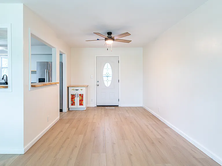 307 McMaster Pl — Photo 5