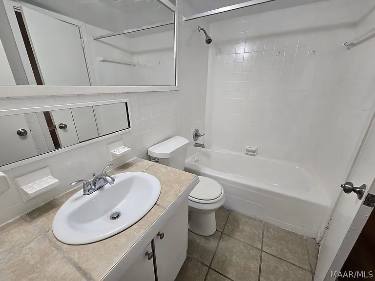 3723 Wesley Dr — Photo 10
