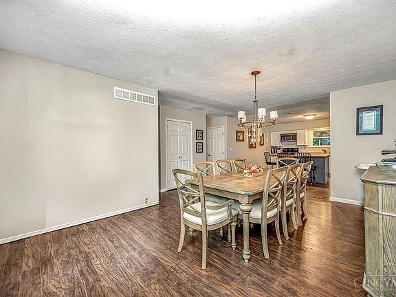 3rd image of 613 French Dr