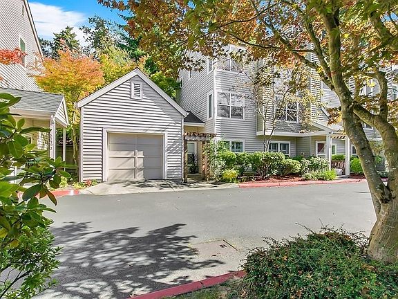 3rd image of 2960 142nd Pl SE APT 1