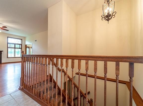 4th image of 1500 Briar Crossing Dr
