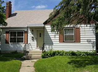2136 W 3rd St, Waterloo, IA 50701