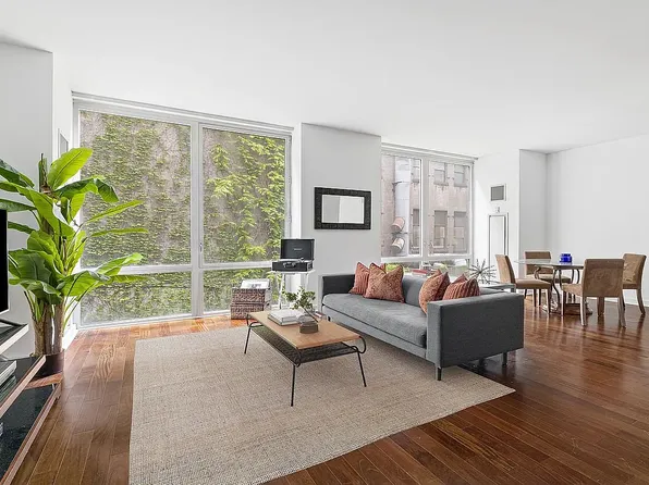130 W 19th St APT 4E, New York, NY 10011