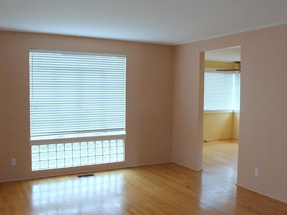 5th image of 203 E Maxwell St
