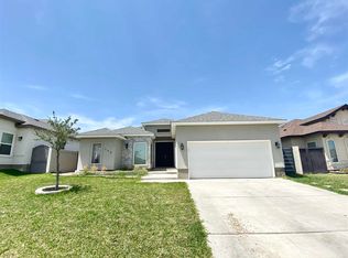208 Twin Oak Dr, Laredo, TX 78045