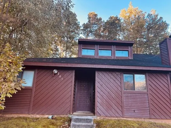 201 Rock Knoll Dr, Greenwood, SC 29649