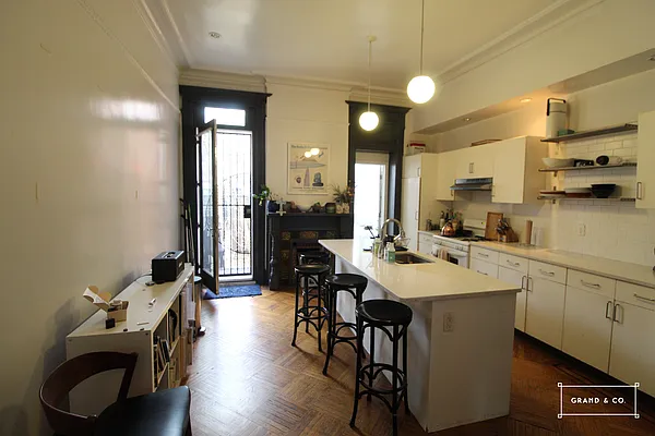 Rented by Grand & Co. | media 2