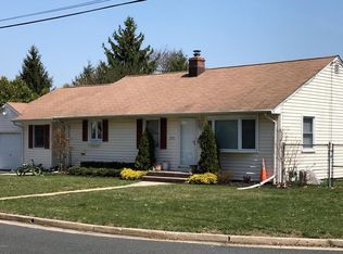 371 Benson Pl, Eatontown, NJ