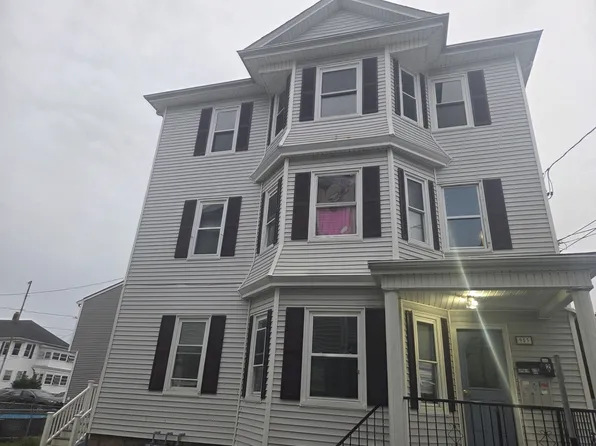 953 Globe St, Fall River, MA 02724