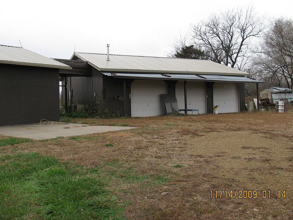 Detached 3-Car Garage