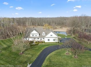 6351 Wilderness Dr, South Lyon, MI 48178