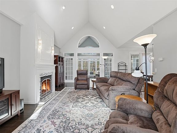 5th image of 85 Morningside Dr