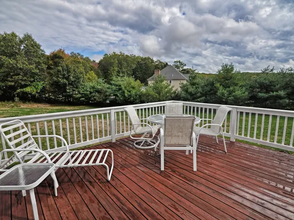 8 Pristine Dr, Cumberland, RI 02864