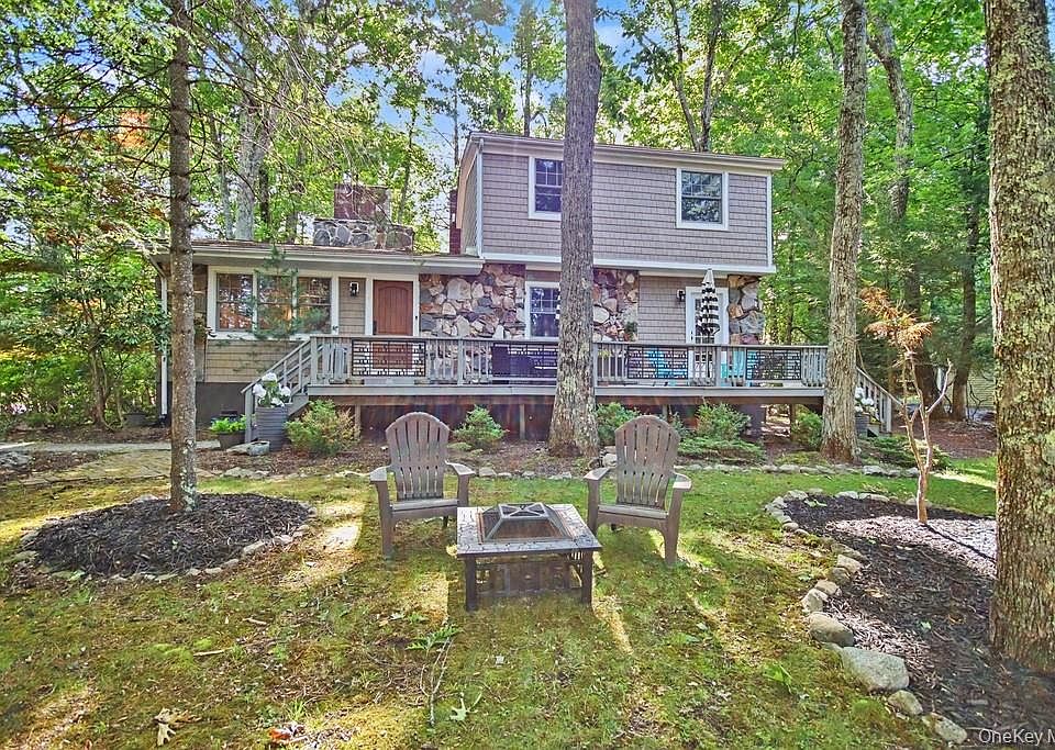 1st image of 4 Scarborough Circle