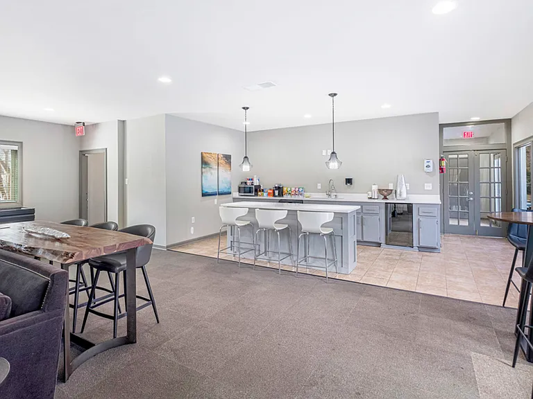 Springdale Glen — Photo 18