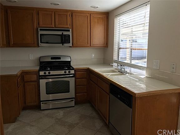 4th image of 16169 Ebony Ave