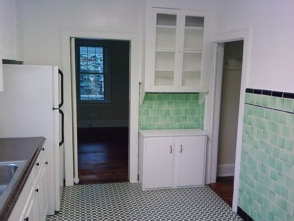 5th image of 1712 N Quebec St