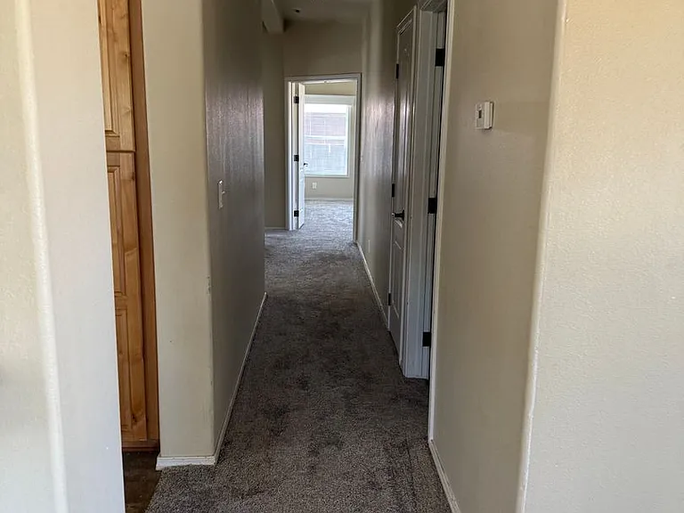 125 E Menefee St — Photo 24