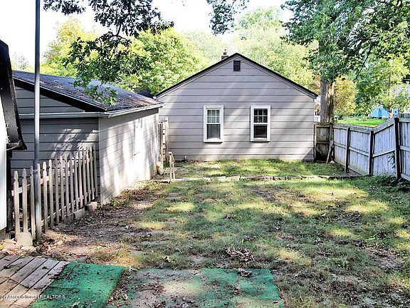 3rd image of 612 Leslie St