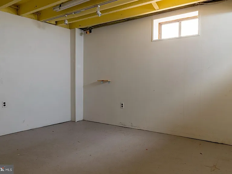 404 S Croskey St #A — Photo 23