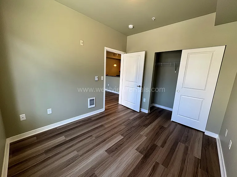 200 E Maple St — Photo 426