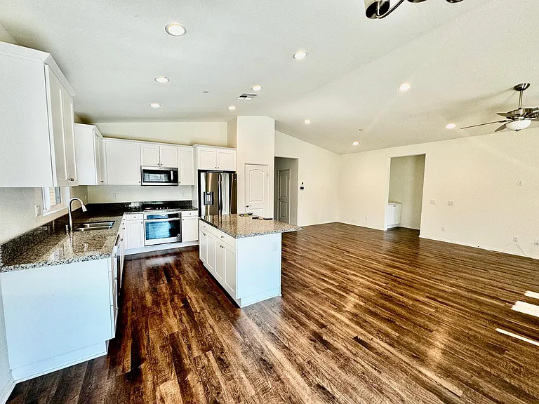 29803 Western Star Dr — Photo 15