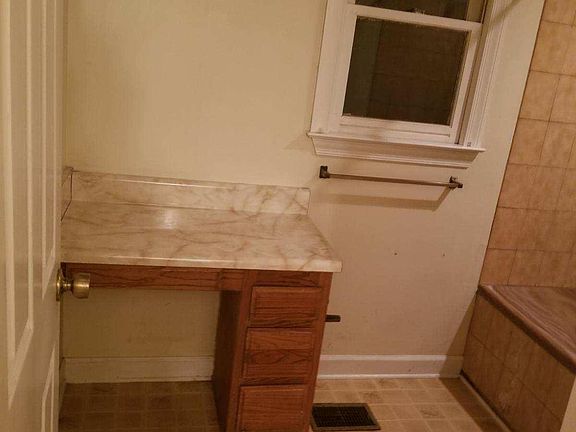 5th image of 7527 Asbury Dr