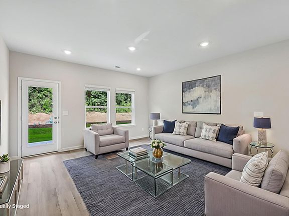 The Jewel floorplan with the Clarity White interior package.