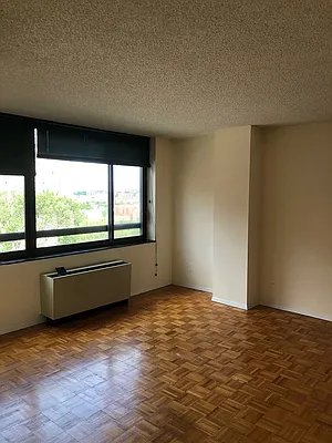 Rented by Re/Max In The City | media 2