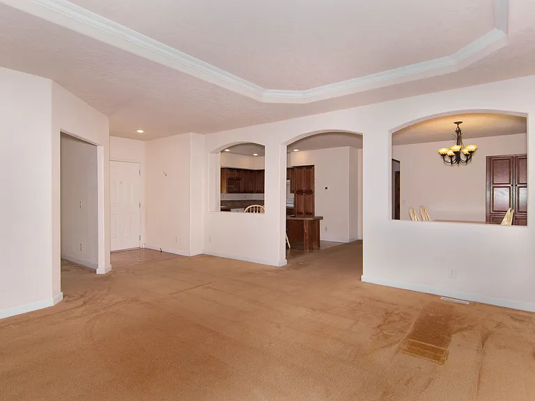 8222 W White Rd — Photo 18
