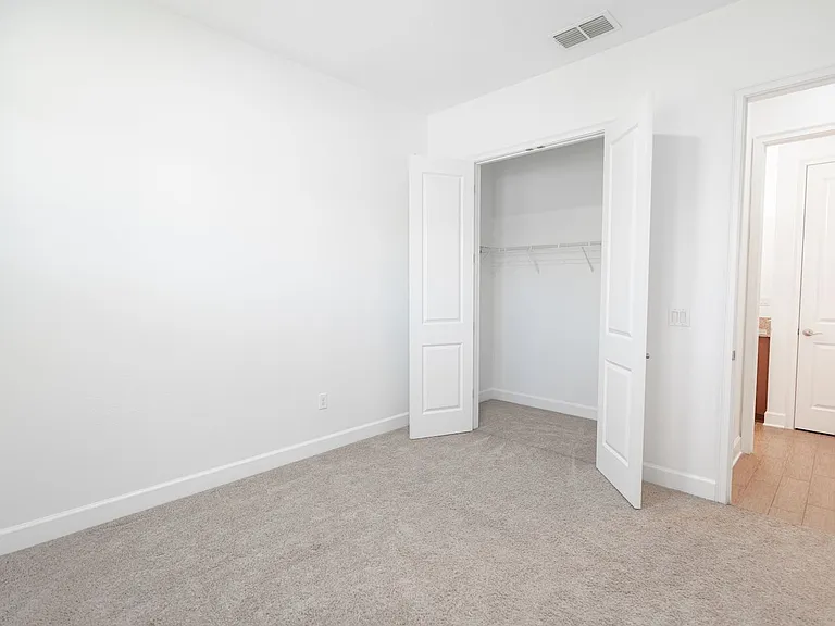 10667 Cardera Dr — Photo 35