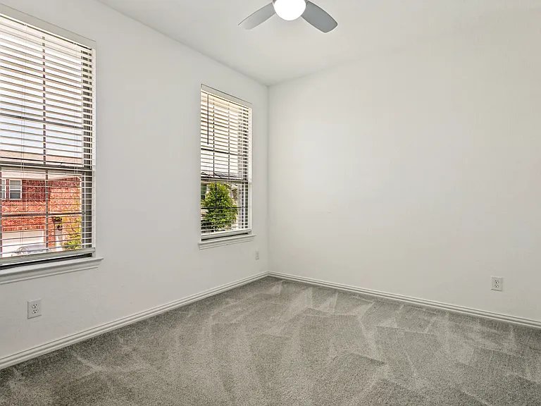 242 Woodson St — Photo 17