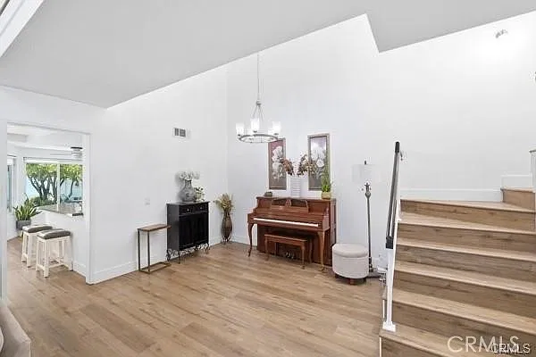 4 bed, 2.5 bath, 1726 sqft, $3,850 — Photo 3