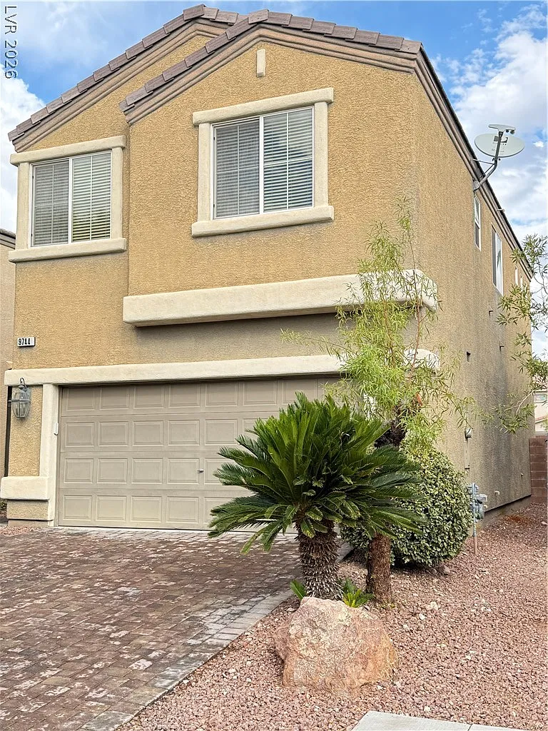 3 bed, 2.5 bath, 1527 sqft, $1,995 — Photo 2