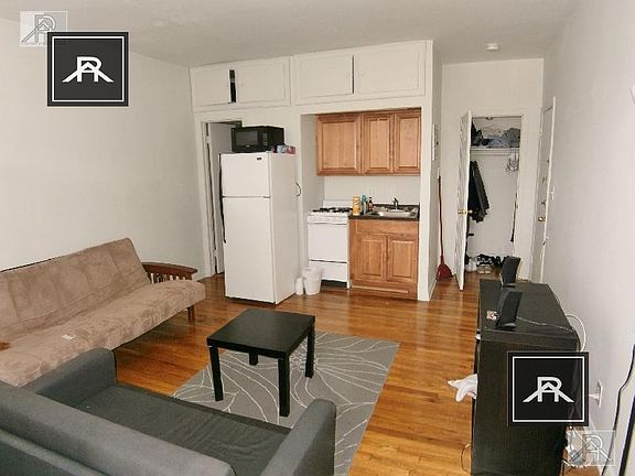 3rd image of 155 Brighton Ave #14