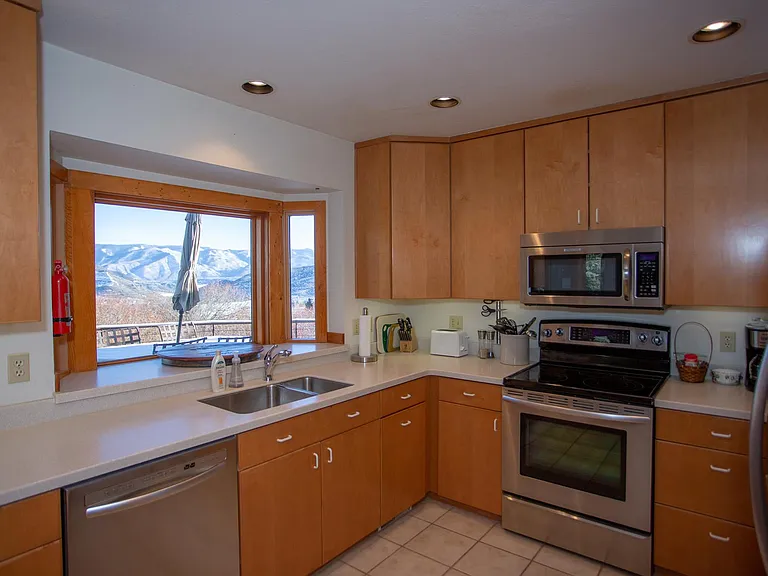 144 Meadow Rd — Photo 10
