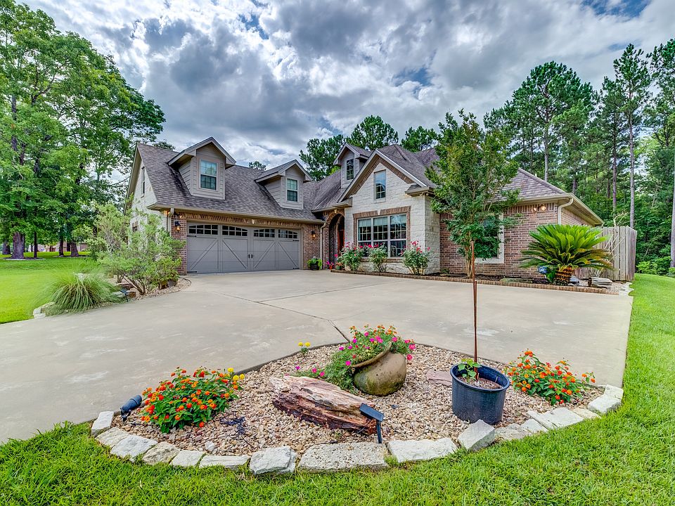 1st image of 305 Hunters Glen Dr
