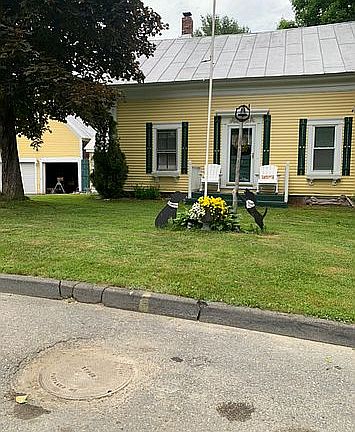 2nd image of 13 Hall St