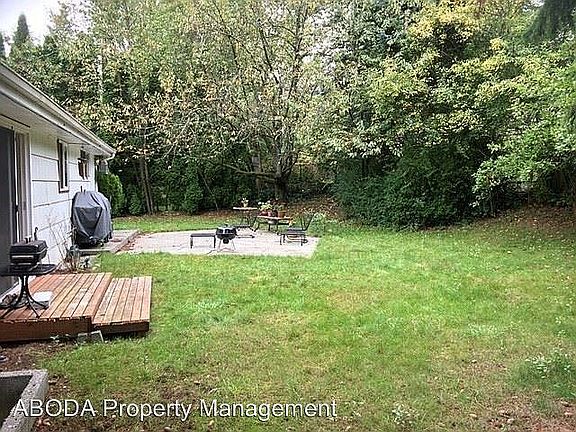 4th image of 1310 Bellevue Way SE