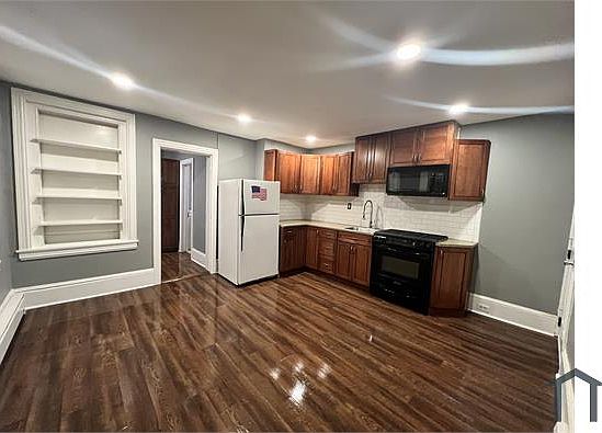 1st image of 639 Corson St Floor 1