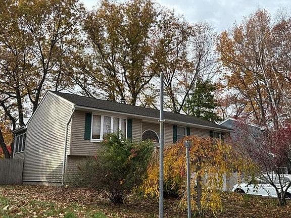 3rd image of 47 Fellsmere St