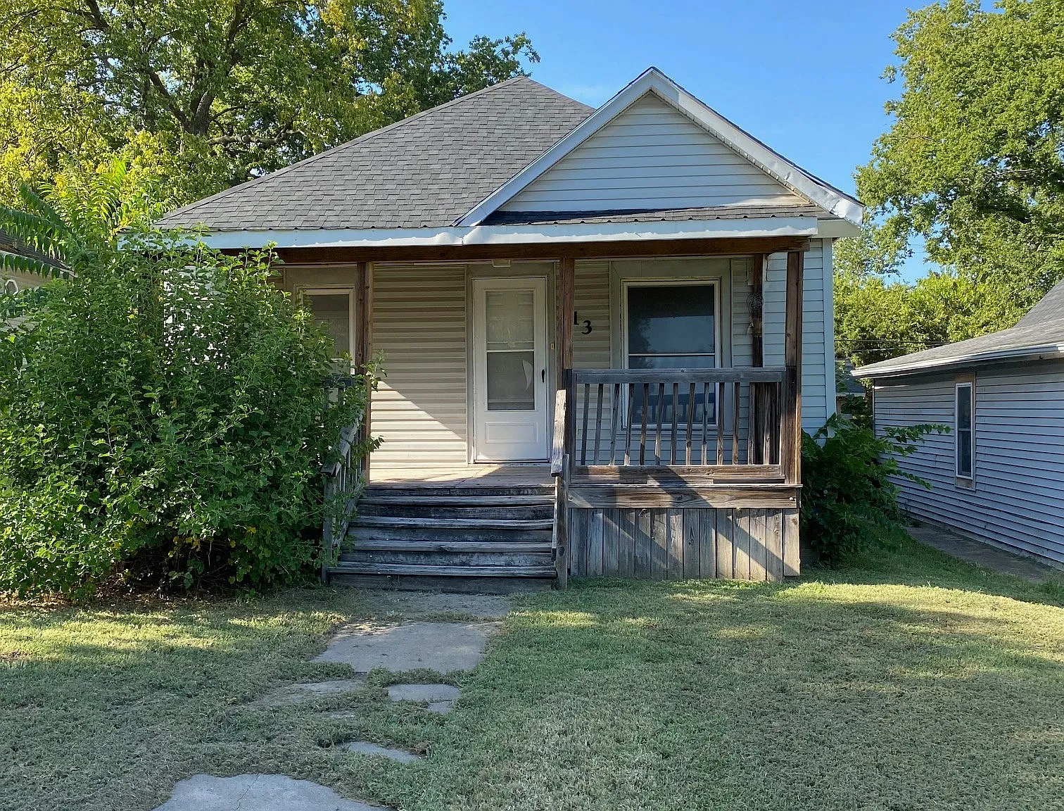313 E Lincoln Ave — Photo 2