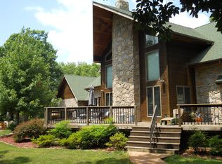 946 Maple Rd, Uniontown, KS 66779